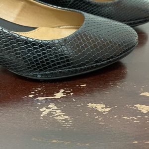 New Sofft snakeskin pump